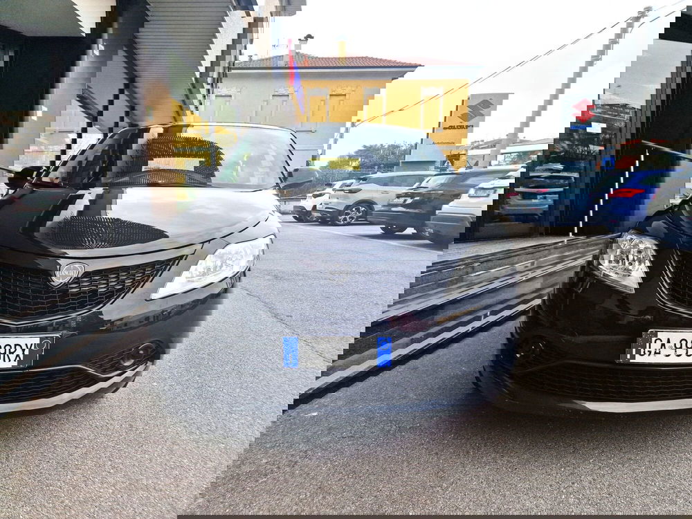 Lancia Ypsilon usata a Milano (2)