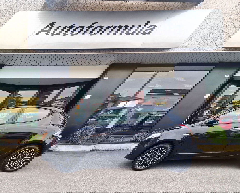 Lancia Ypsilon usata a Milano (3)