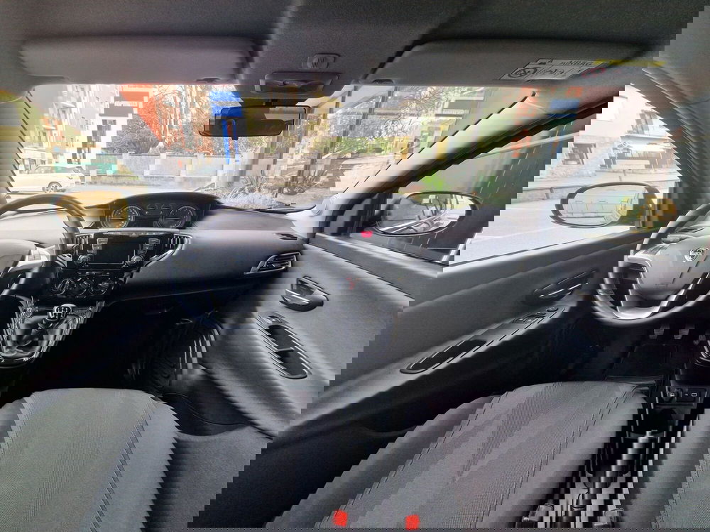 Lancia Ypsilon usata a Milano (8)