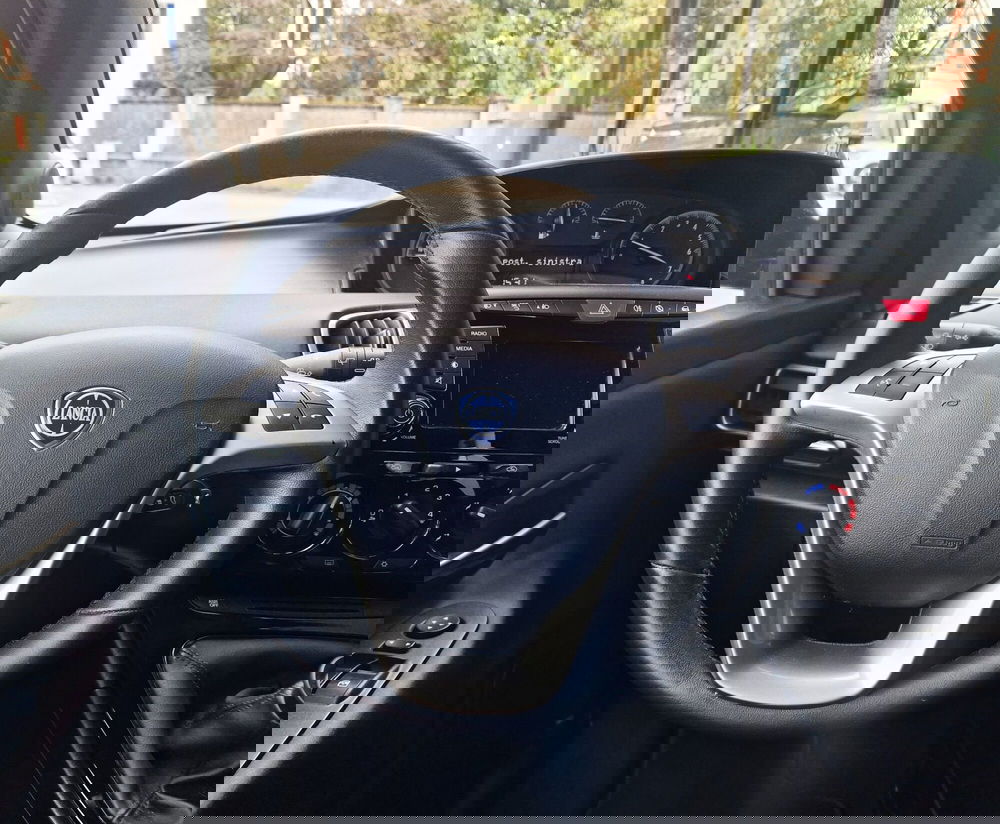 Lancia Ypsilon usata a Milano (9)