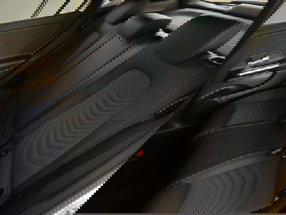 Mercedes-Benz GLA SUV nuova a Rimini (13)