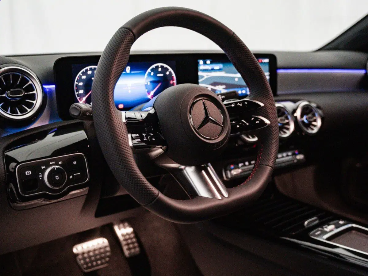 Mercedes-Benz Classe A Sedan nuova a Macerata (11)