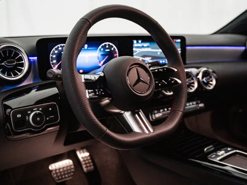 Mercedes-Benz Classe A Sedan nuova a Macerata (11)
