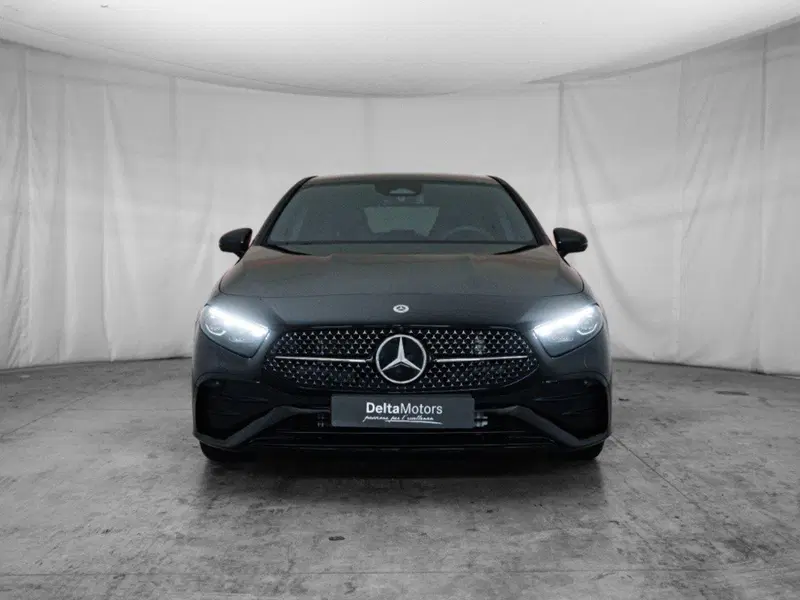 Mercedes-Benz Classe A Sedan nuova a Macerata (2)
