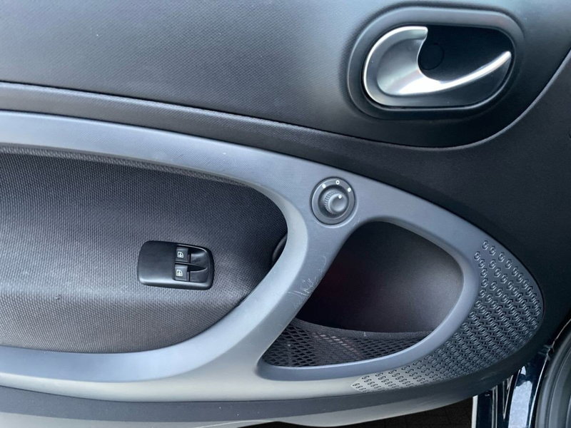 smart Fortwo Cabrio usata a Macerata (17)