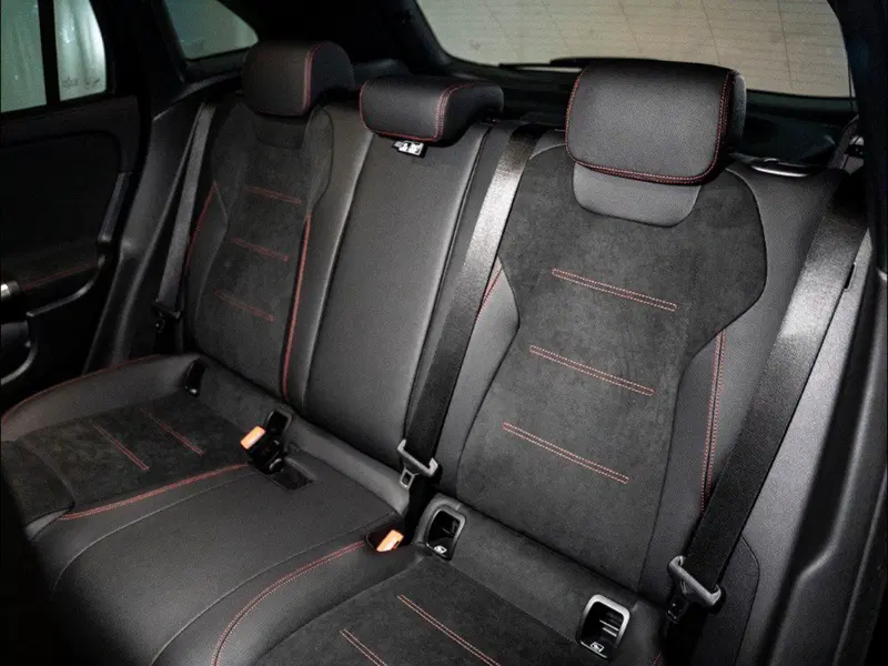 Mercedes-Benz GLA SUV nuova a Macerata (12)
