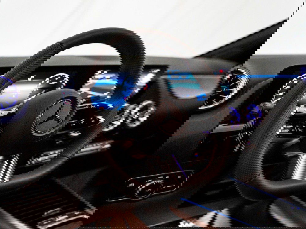 Mercedes-Benz GLA SUV nuova a Macerata (13)