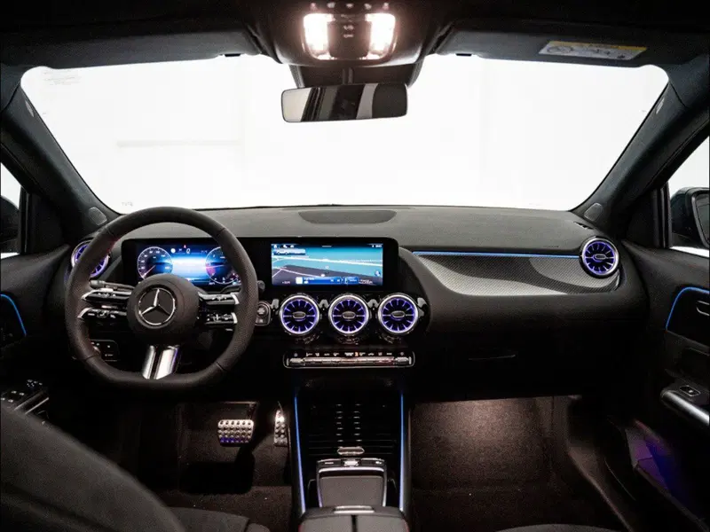 Mercedes-Benz GLA SUV nuova a Macerata (16)