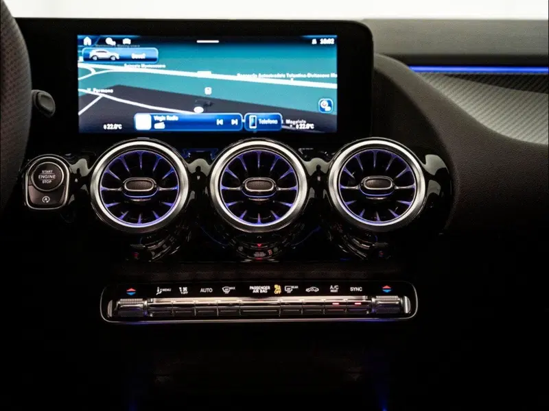 Mercedes-Benz GLA SUV nuova a Macerata (20)