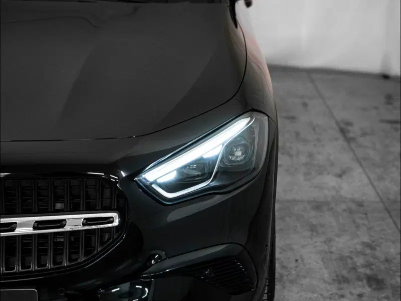 Mercedes-Benz GLA SUV nuova a Macerata (6)