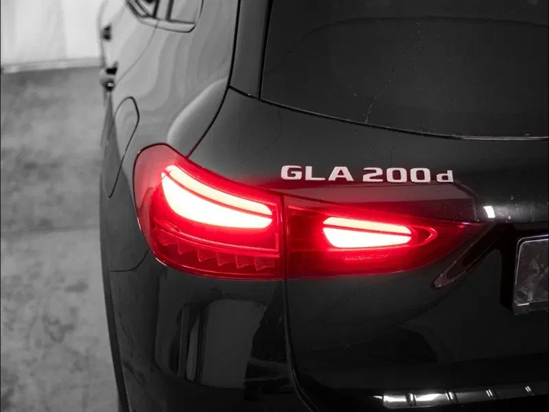 Mercedes-Benz GLA SUV nuova a Macerata (7)
