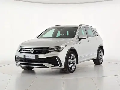 Volkswagen Tiguan 2.0 tdi R-Line 150cv dsg del 2023 usata a Borgo San Dalmazzo