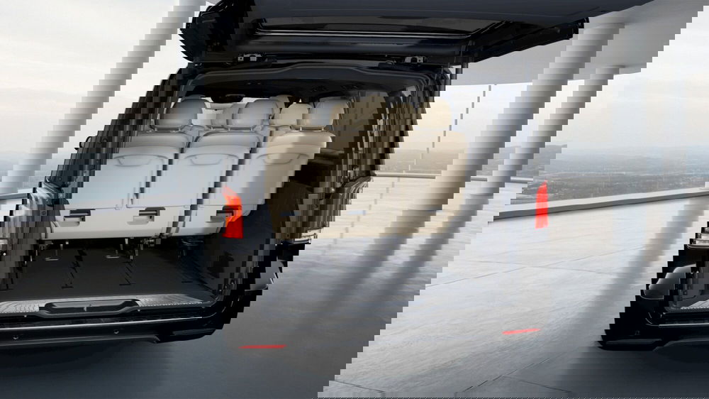 Mercedes-Benz Classe V nuova a Milano (8)