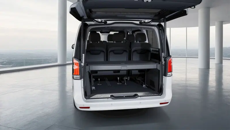 Mercedes-Benz Classe V nuova a Milano (8)