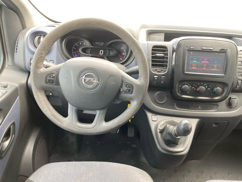 Opel Vivaro Furgone usata a Milano (11)