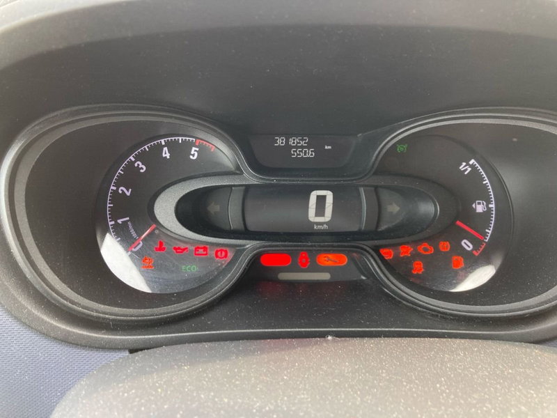 Opel Vivaro Furgone usata a Milano (13)