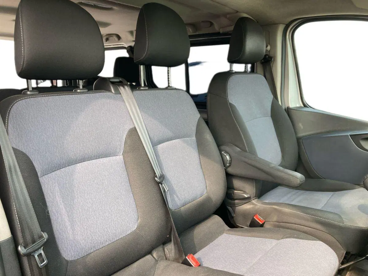 Opel Vivaro Furgone usata a Milano (16)