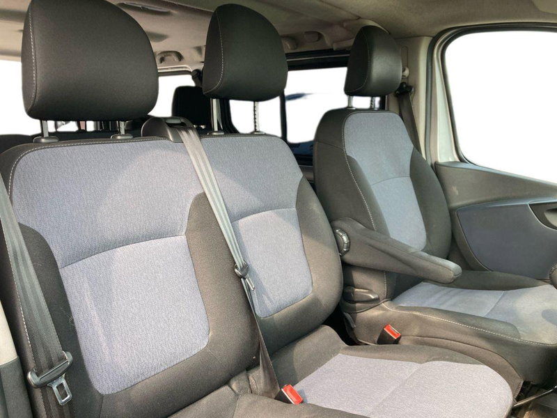 Opel Vivaro Furgone usata a Milano (16)