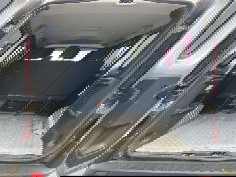 Opel Vivaro Furgone usata a Milano (8)