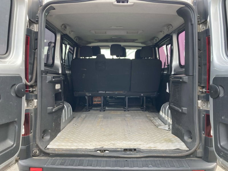 Opel Vivaro Furgone usata a Milano (8)