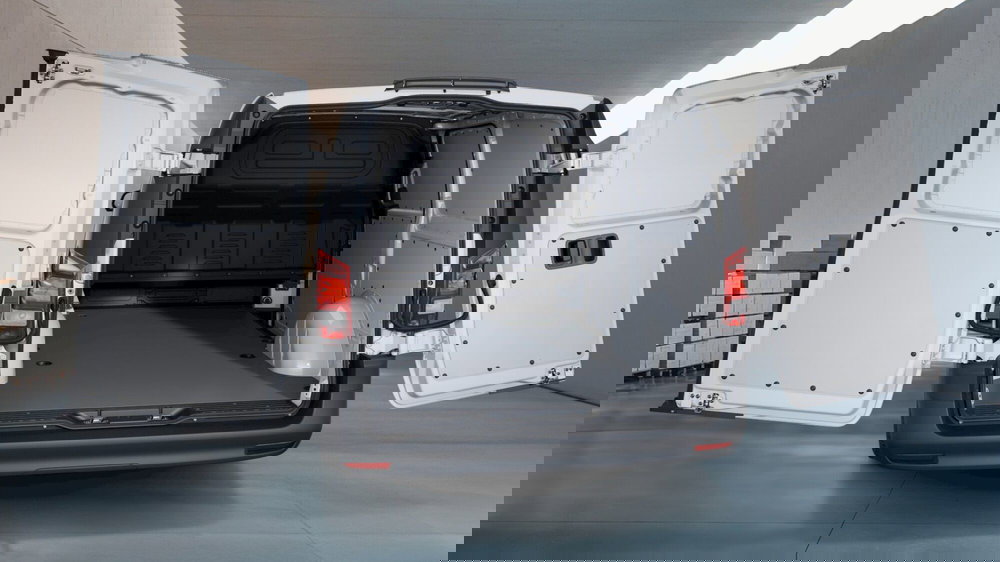 Mercedes-Benz Vito nuova a Milano (8)