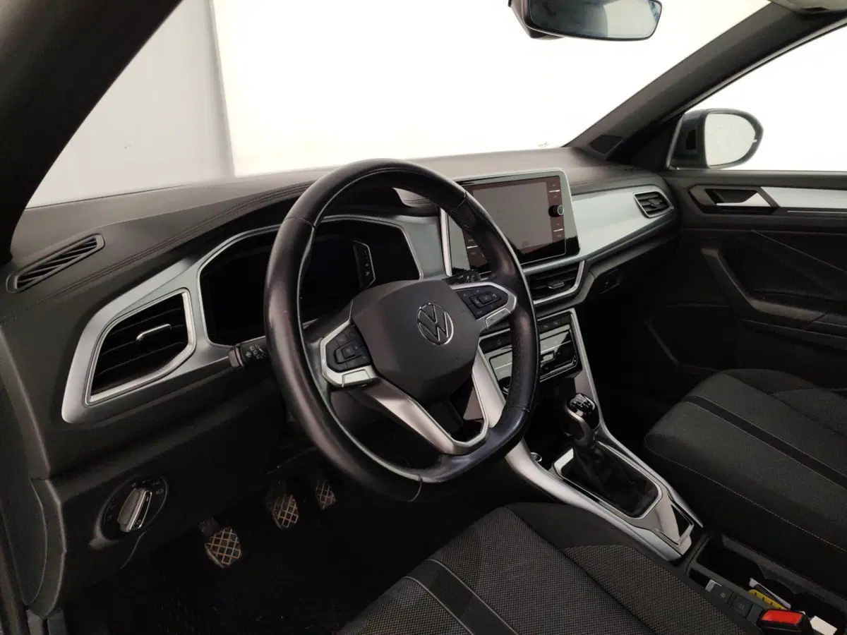 Volkswagen T-Roc Cabrio usata a Massa-Carrara (8)