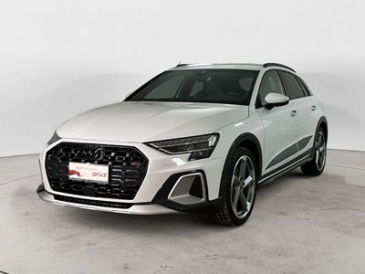 Audi A3 allstreet 2.0 tdi Identity Contrast 150cv s-tronic del 2025 usata a Casagiove