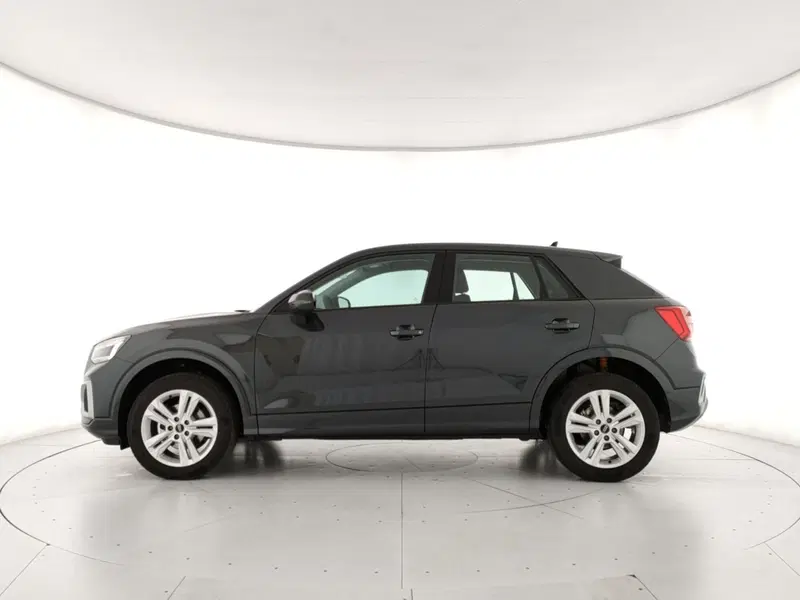 Audi Q2 nuova a Napoli (2)