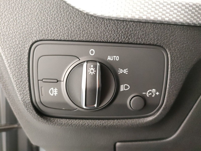 Audi Q2 nuova a Napoli (14)