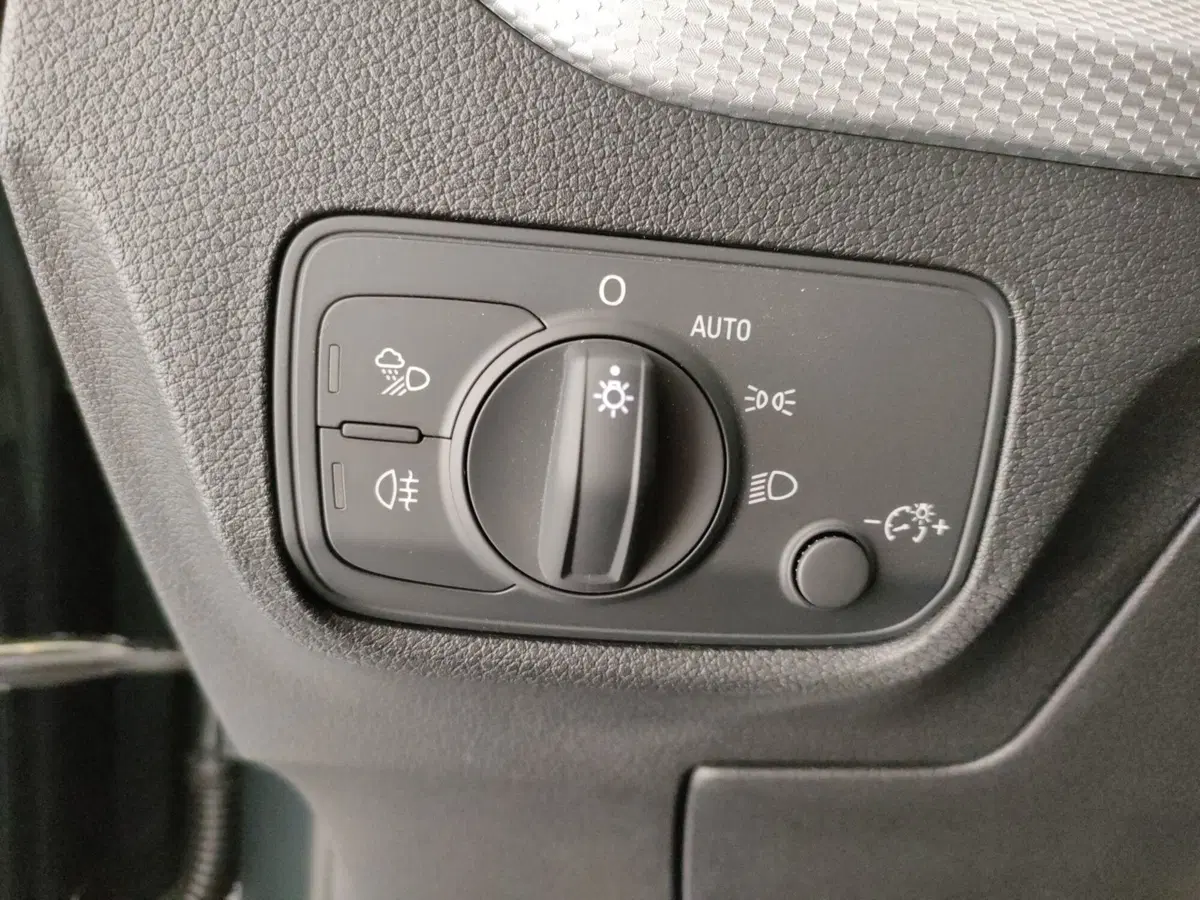 Audi Q2 nuova a Napoli (12)