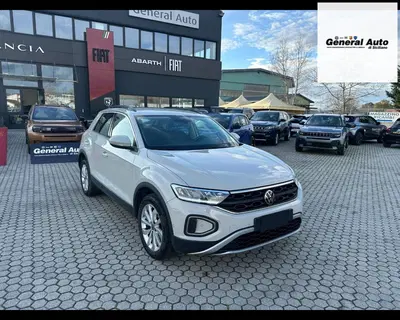 Volkswagen T-Roc 2.0 tdi R-Line 115cv del 2022 usata a Massarosa