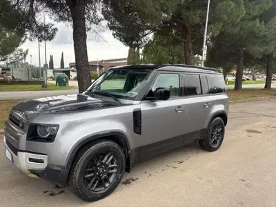 Land Rover Defender 110 3.0d mhev X-Dynamic SE awd 200cv auto 7p.ti del 2022 usata a Empoli