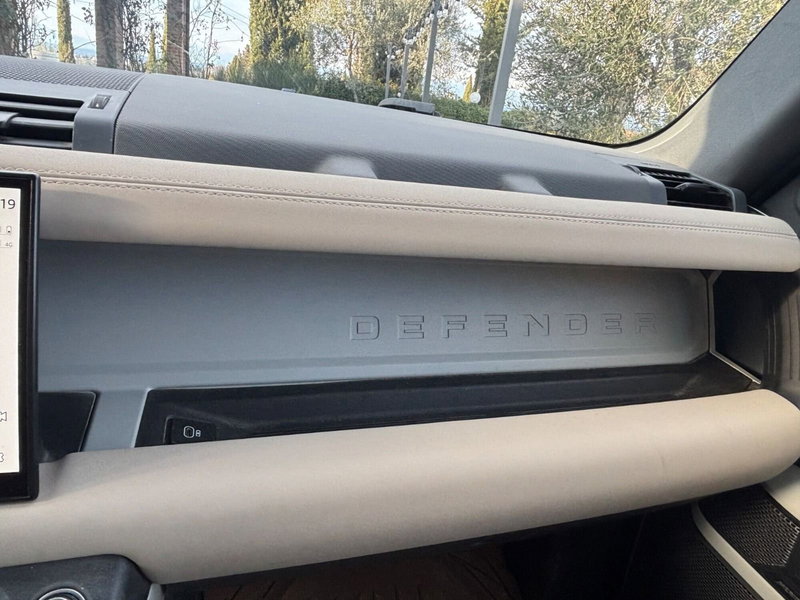 Land Rover Defender usata a Firenze (16)