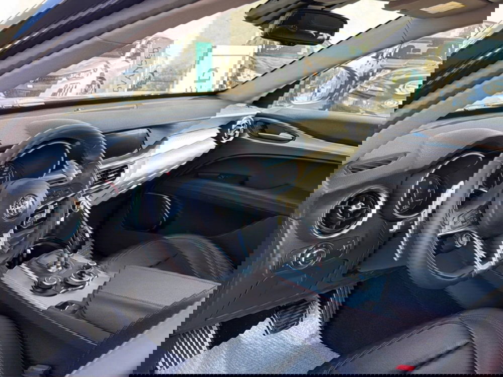 Alfa Romeo Stelvio usata a Frosinone (18)