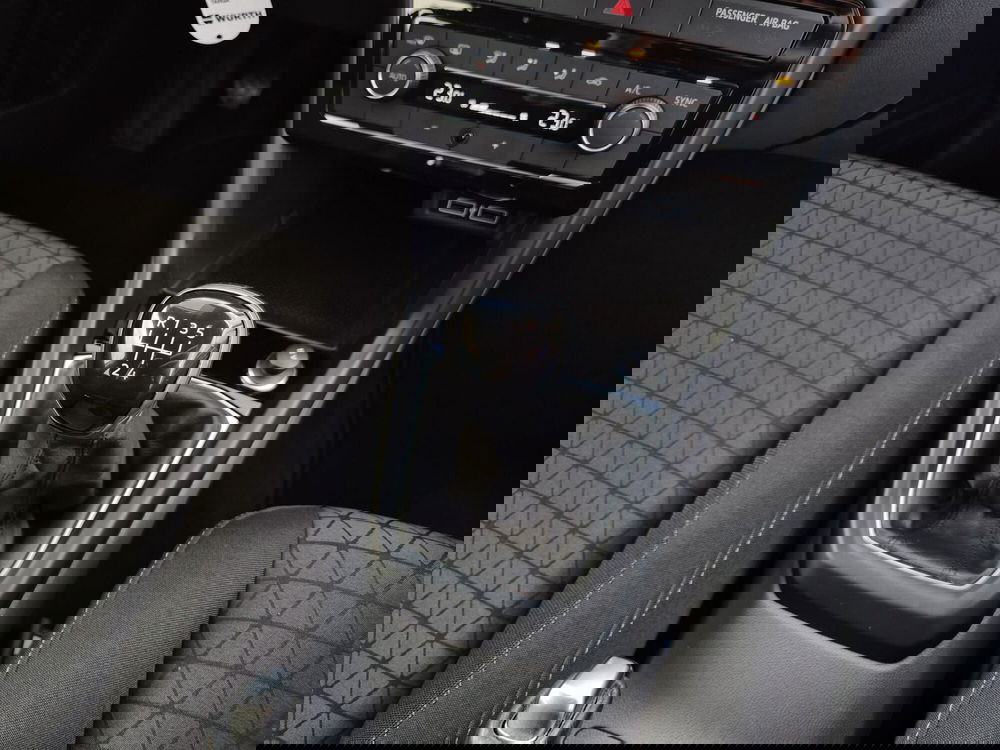 Volkswagen T-Cross usata  (10)