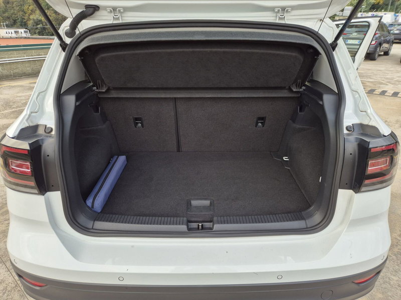 Volkswagen T-Cross usata  (11)