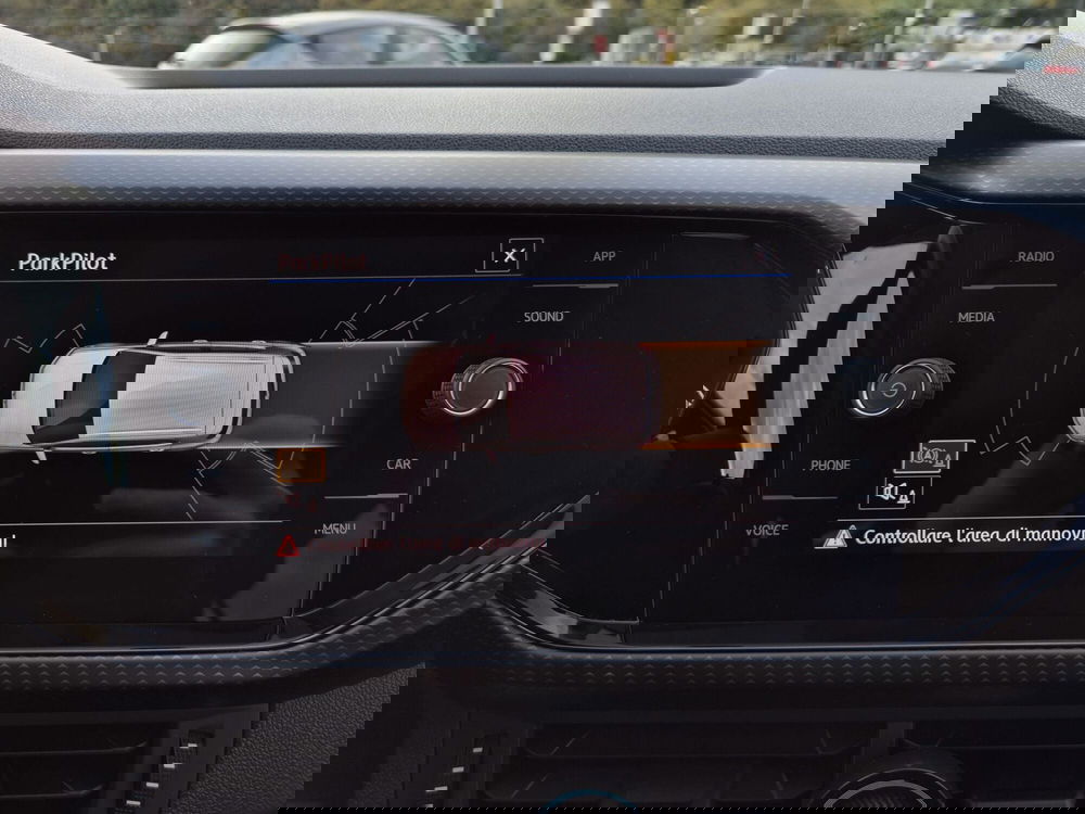 Volkswagen T-Cross usata  (13)