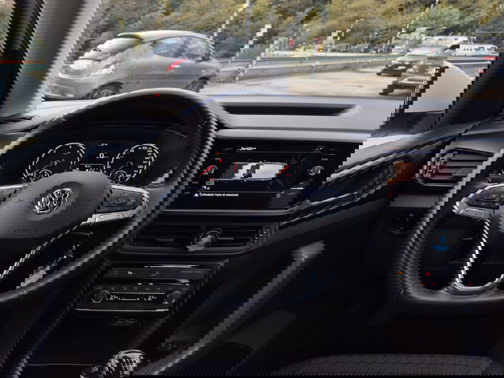 Volkswagen T-Cross usata  (15)