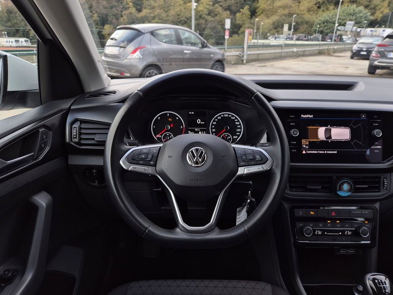 Volkswagen T-Cross usata  (15)