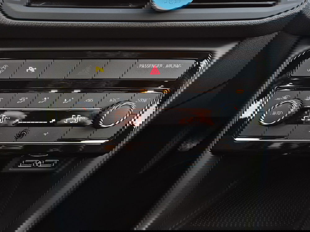 Volkswagen T-Cross usata  (16)