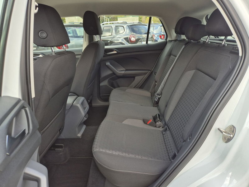 Volkswagen T-Cross usata  (7)