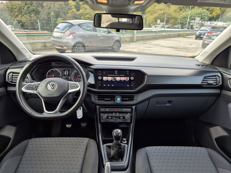 Volkswagen T-Cross usata  (8)