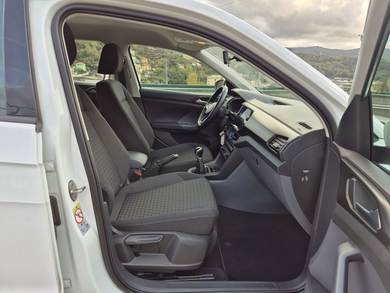 Volkswagen T-Cross usata  (9)