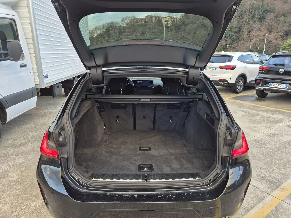 BMW Serie 3 Touring usata  (12)