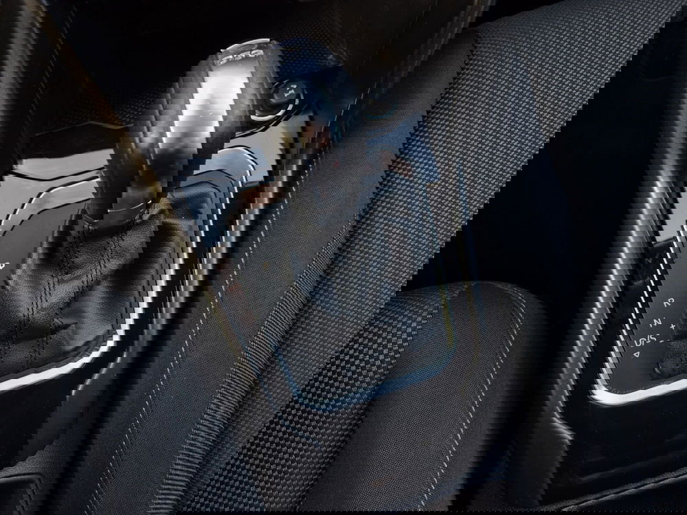 Volkswagen T-Roc usata  (10)