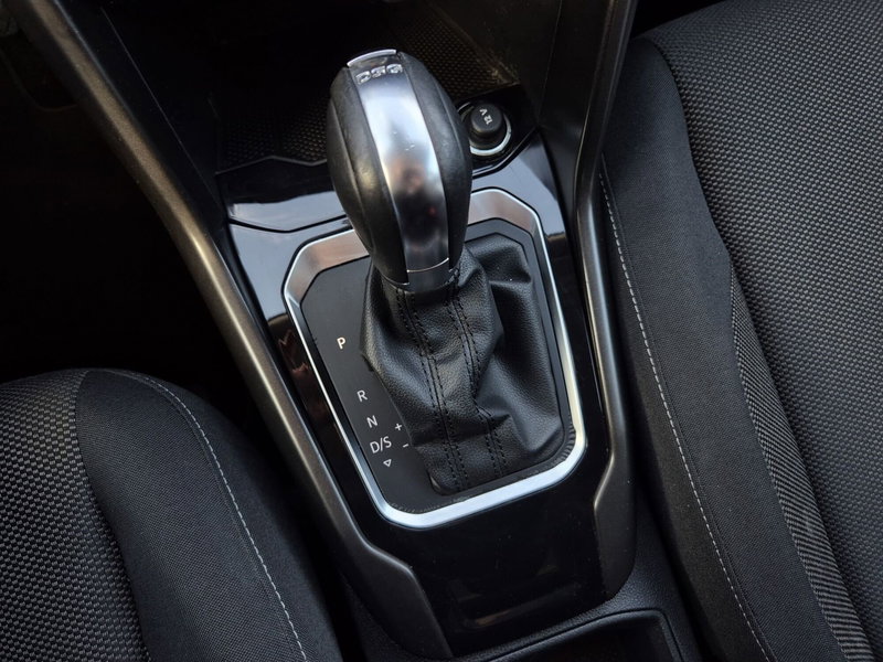 Volkswagen T-Roc usata  (10)