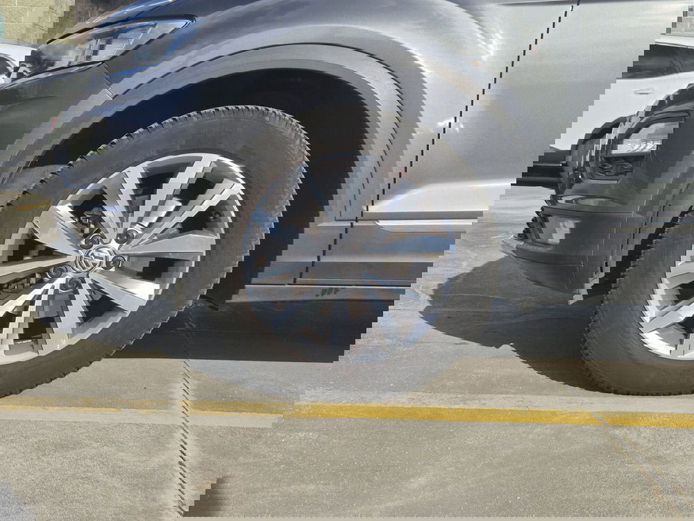 Volkswagen T-Roc usata  (12)