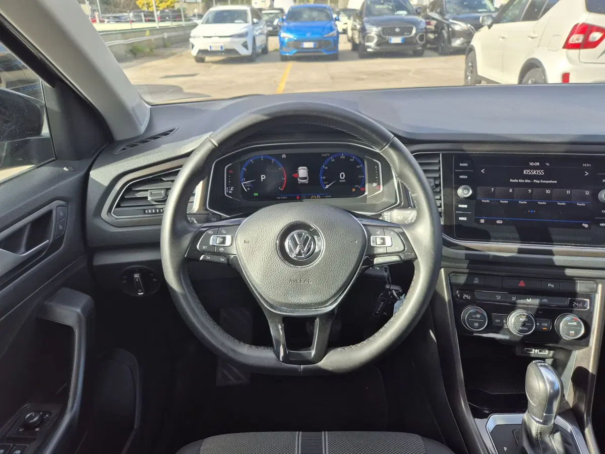 Volkswagen T-Roc usata  (16)