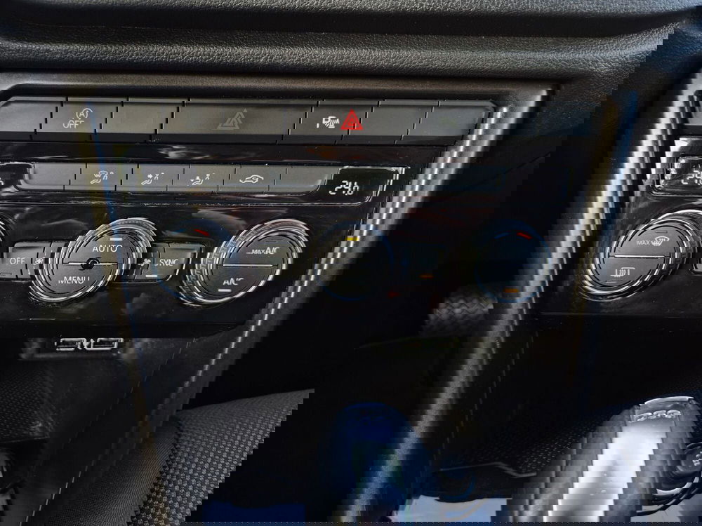 Volkswagen T-Roc usata  (17)