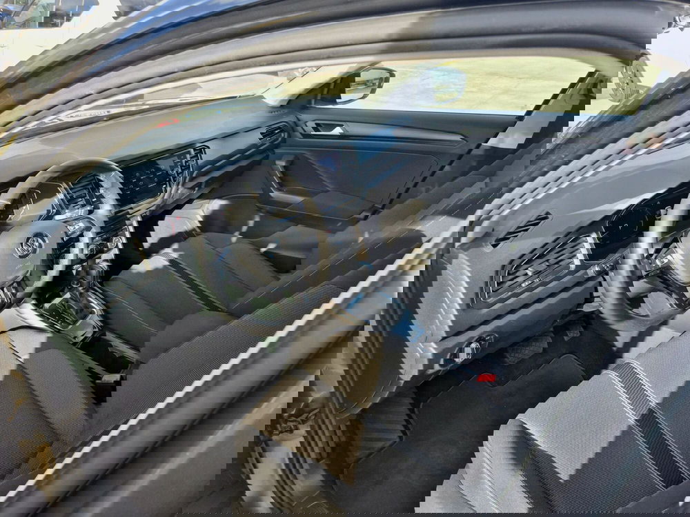 Volkswagen T-Roc usata  (6)